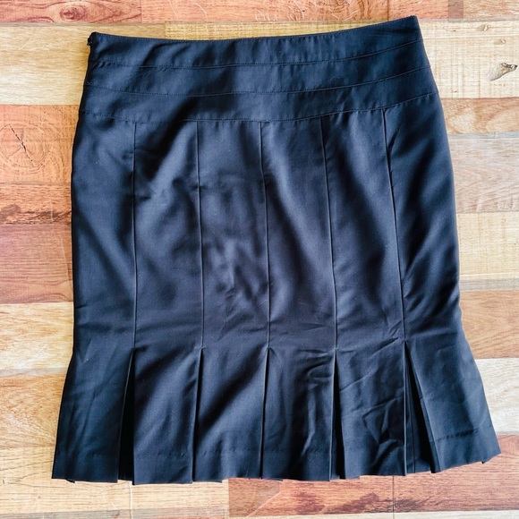 Club Monaco Black Slim Peplum Skirt Size 8 - Picture 6 of 11